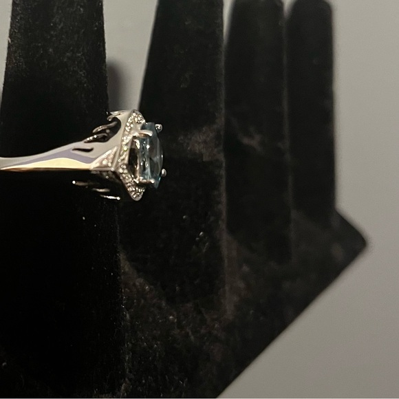 Laura Ramsey 14K BLUE Zircon & Diamond Ring - Picture 4 of 6